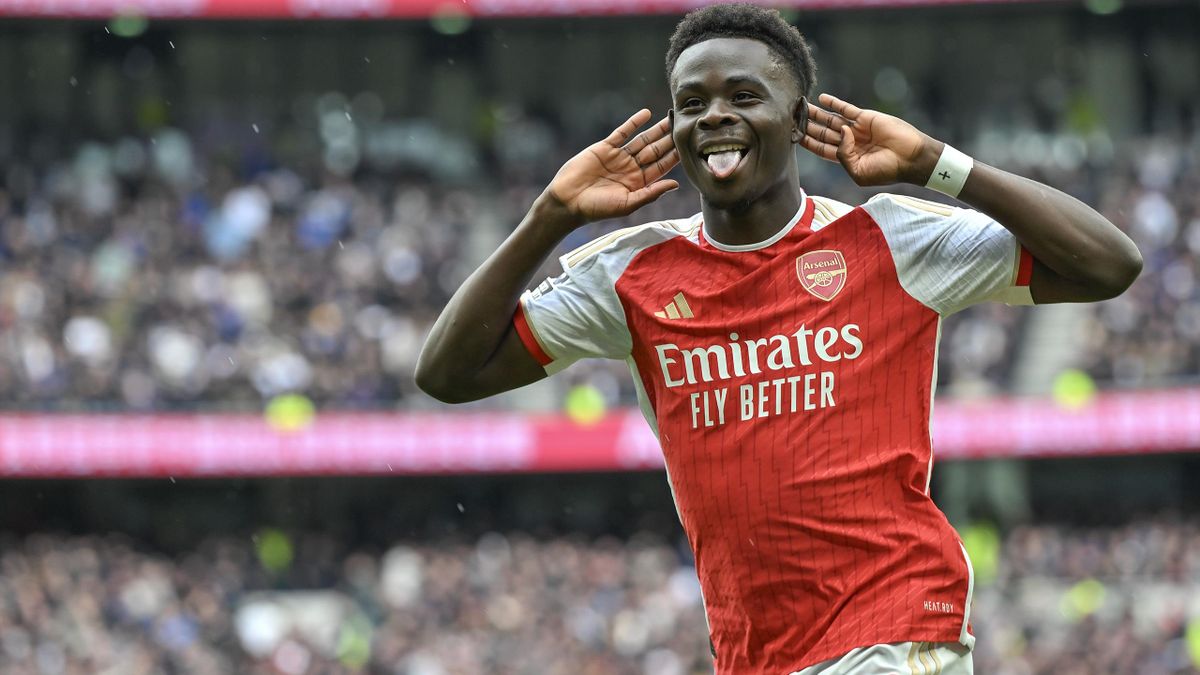 Sự Nổi Bật của Bukayo Saka: Từ Kỷ Lục tới Sự Thăng Hoa Ngôi Sao