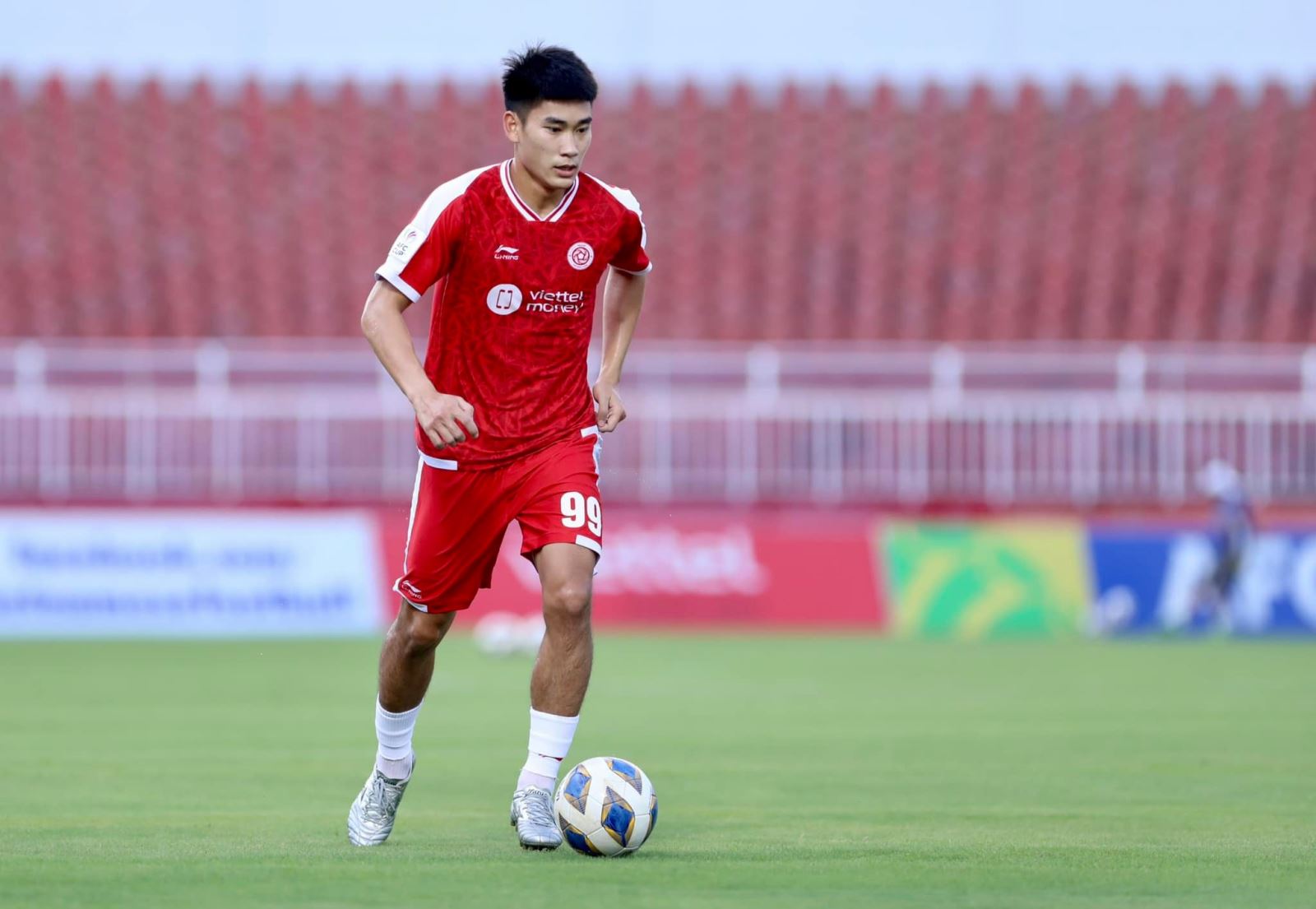 Nhâm Mạnh Dũng – Người hùng SEA Games 31 và cú đánh đầu lịch sử